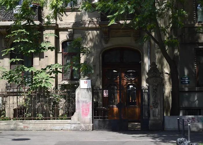 Grand Boulevard Apartment At Piata Romana- Netflix