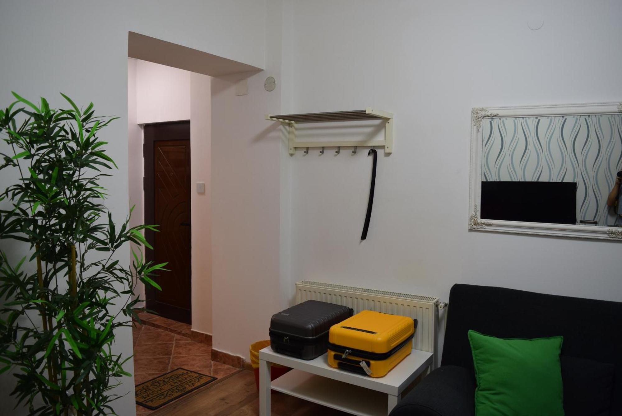 Grand Boulevard At Piata Romana- Netflix Appartamento