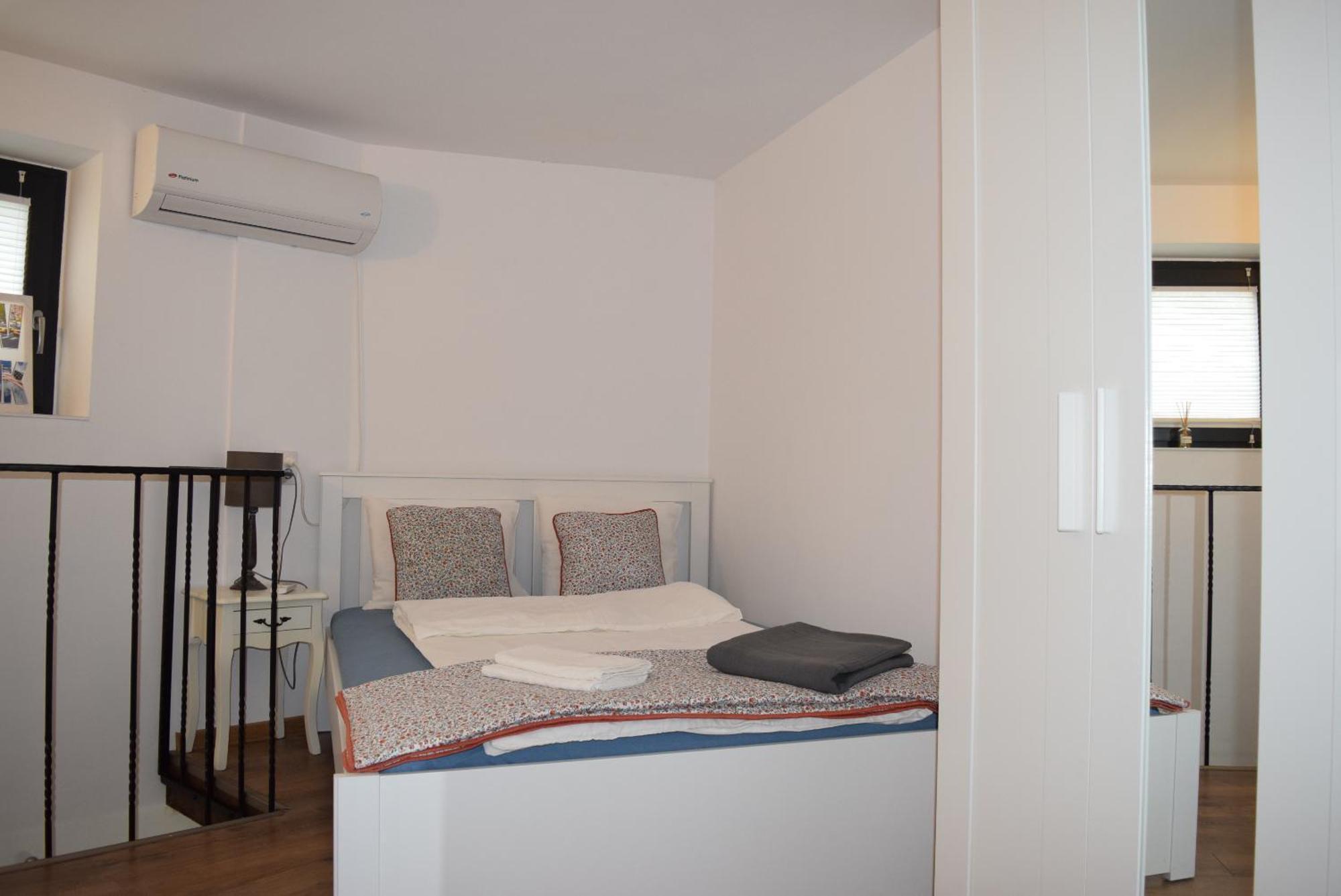 Grand Boulevard At Piata Romana- Netflix Appartamento